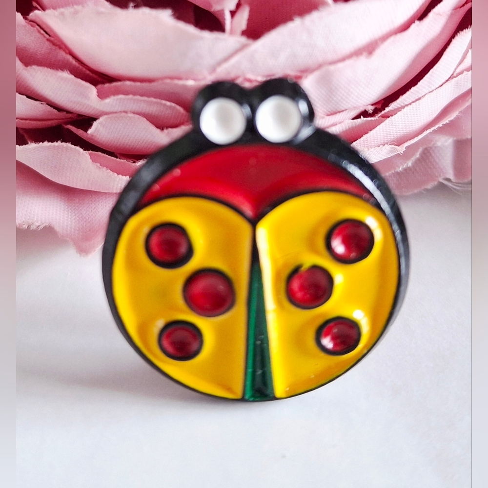 Vintage 80s ✨️🐞Cute Ladybug Pin